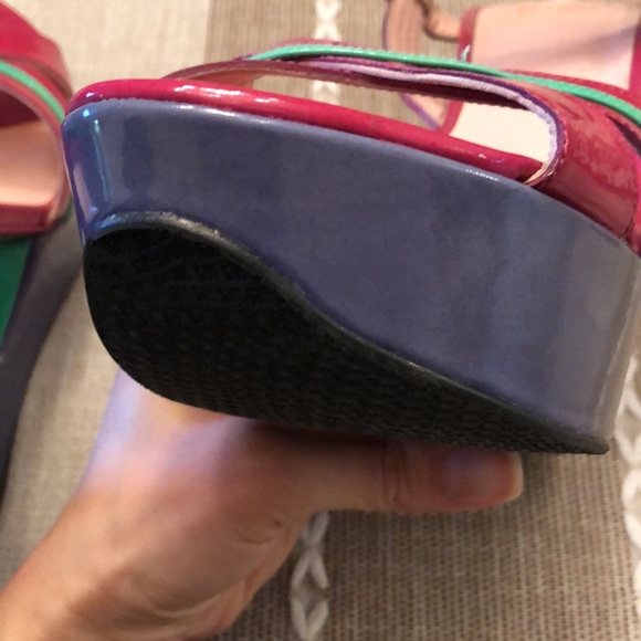 Epic Stuart Weitzman Patent leather wedges - Picture 9 of 12